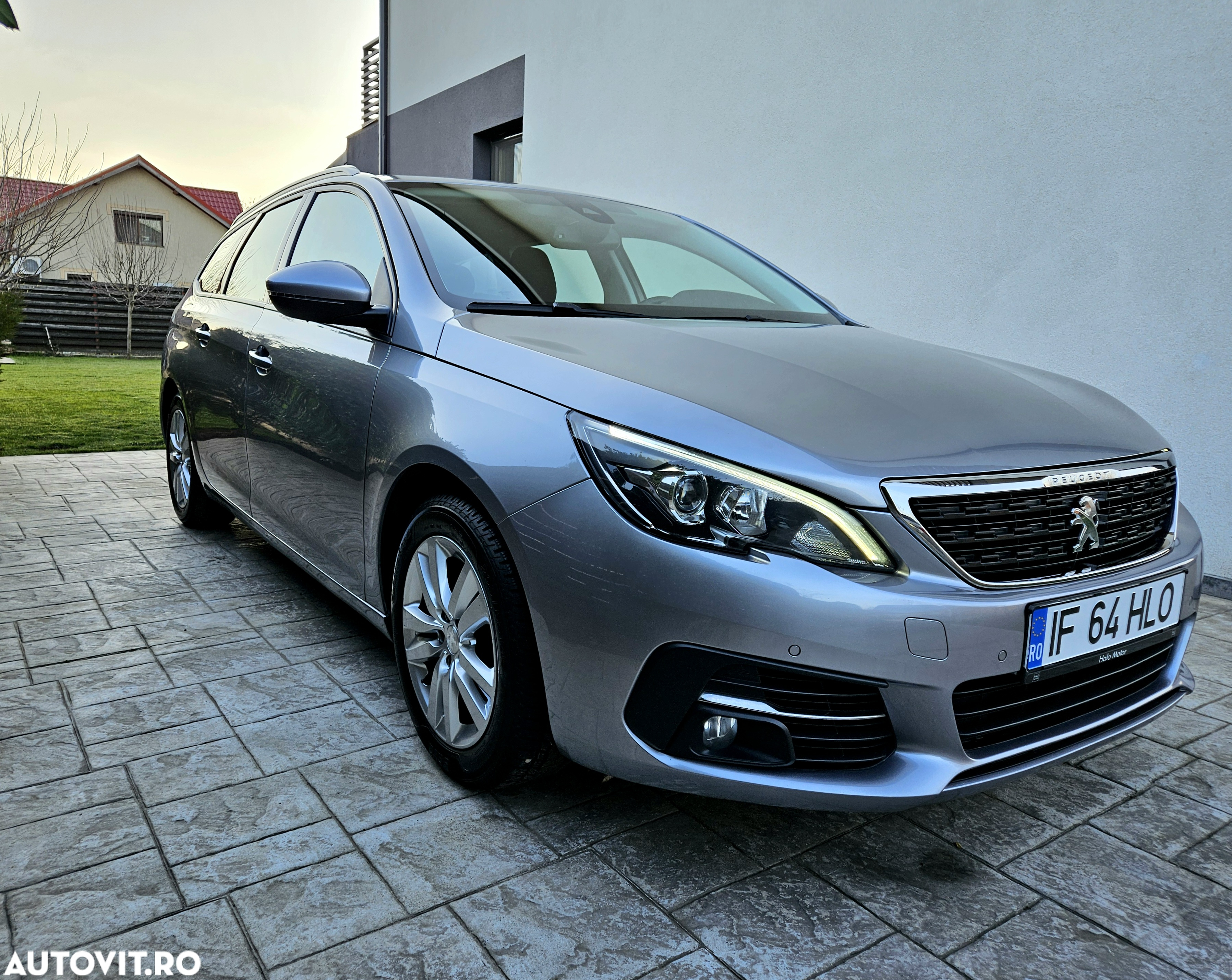 Peugeot 308 SW BlueHDi 120 EAT6 Stop & Start Active - 4