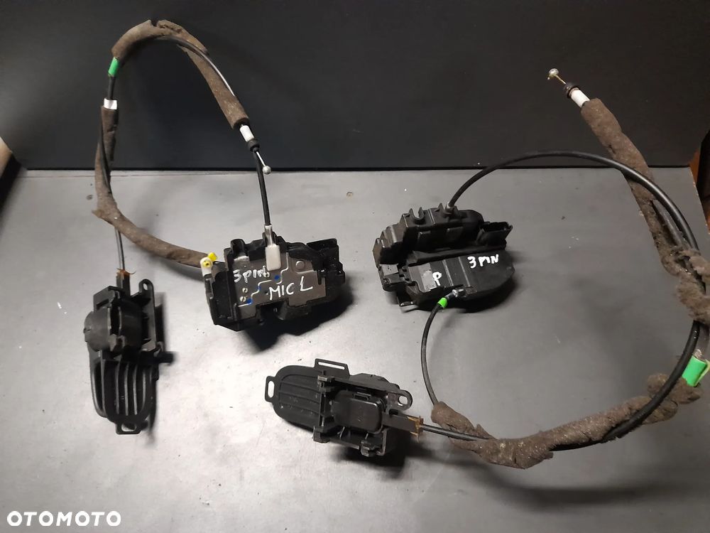 Micra K12 zamek drzwi przednie przód 3d 3PIN Nissan