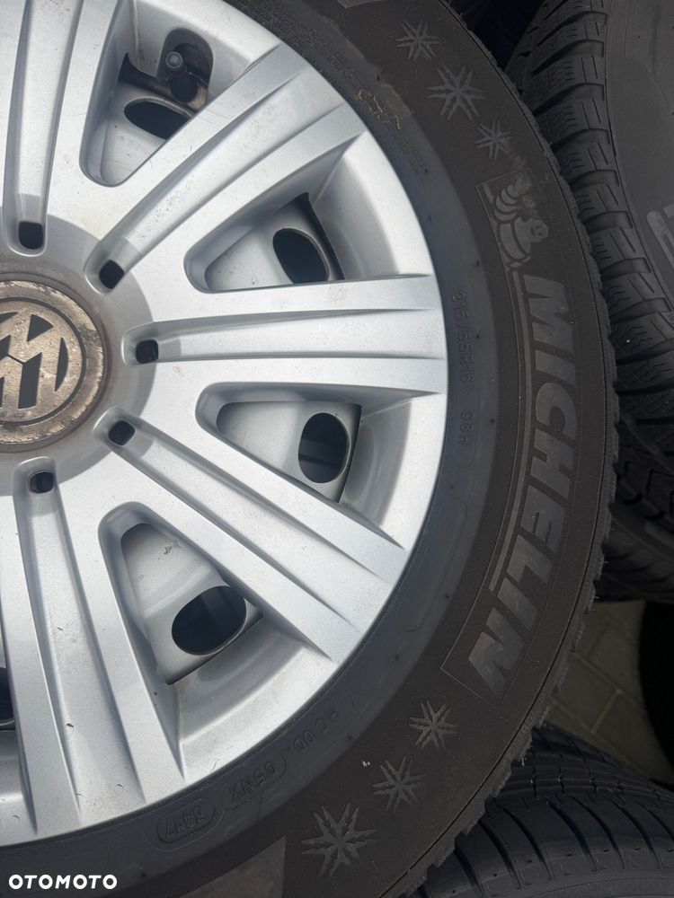 VW Tiguan felgi 16 z oponami zimowymi Michelin 8mm - 5