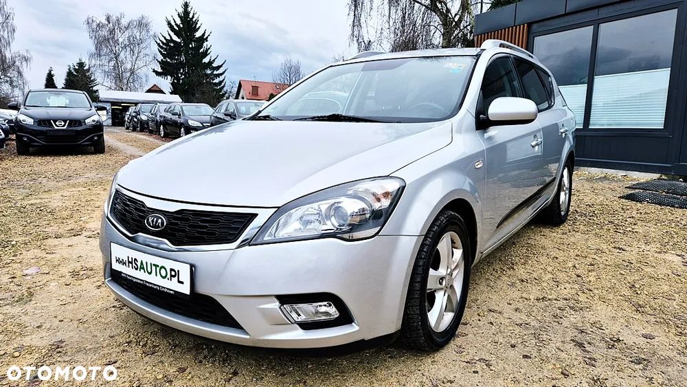 Kia Ceed 1.4 CVVT Dream-Team Edition - 1