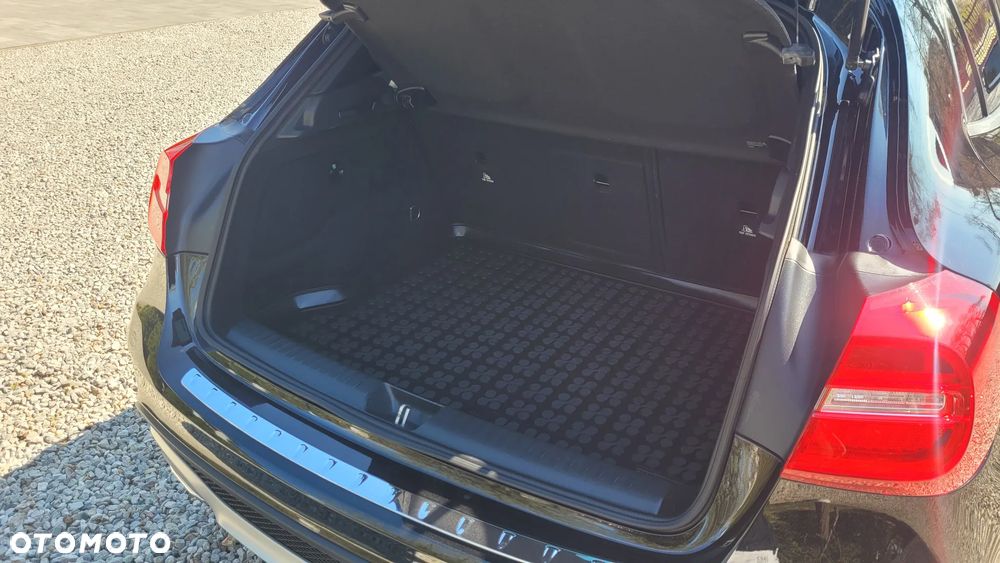 Mercedes-Benz GLA 200 7G-DCT AMG Line - 12