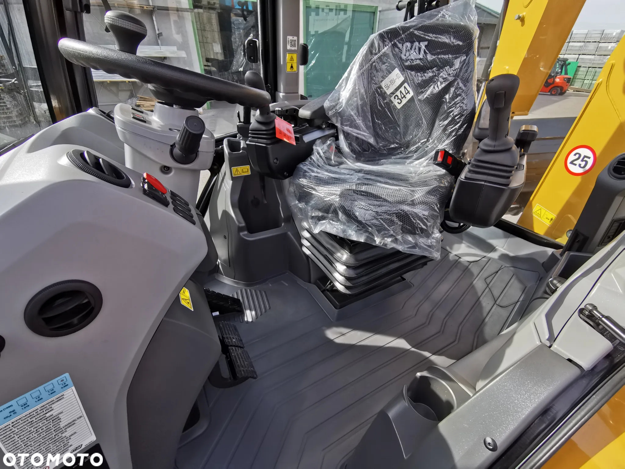 Caterpillar CAT 432F2 Wecon niskopodwozie Scania - 27