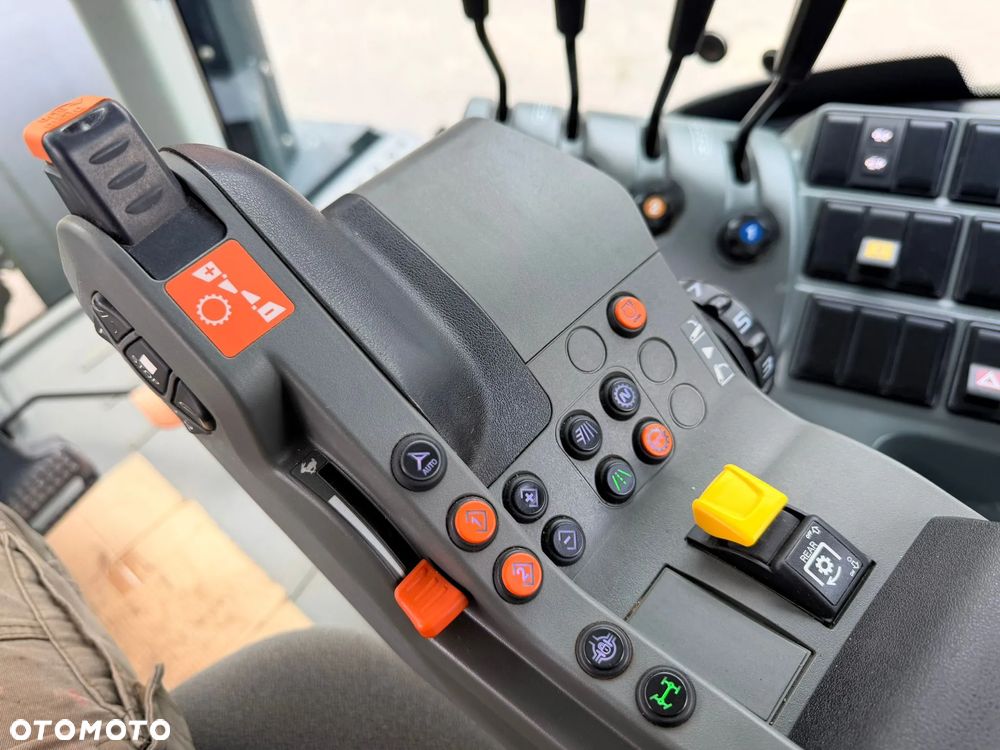 Claas Axion 830 - 22