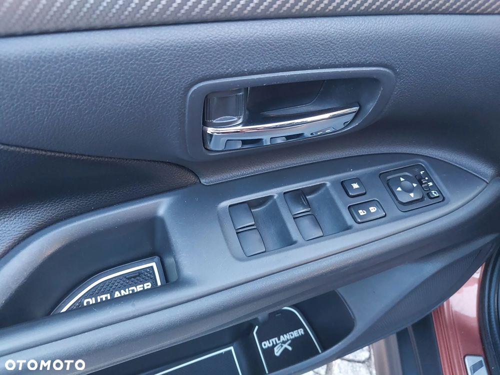 Mitsubishi Outlander 2.2 DI-D 4WD Diamant Edition - 23