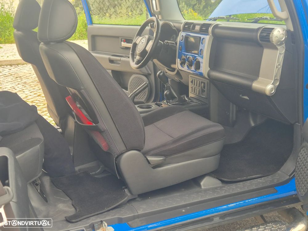 Toyota FJ Cruiser - 19