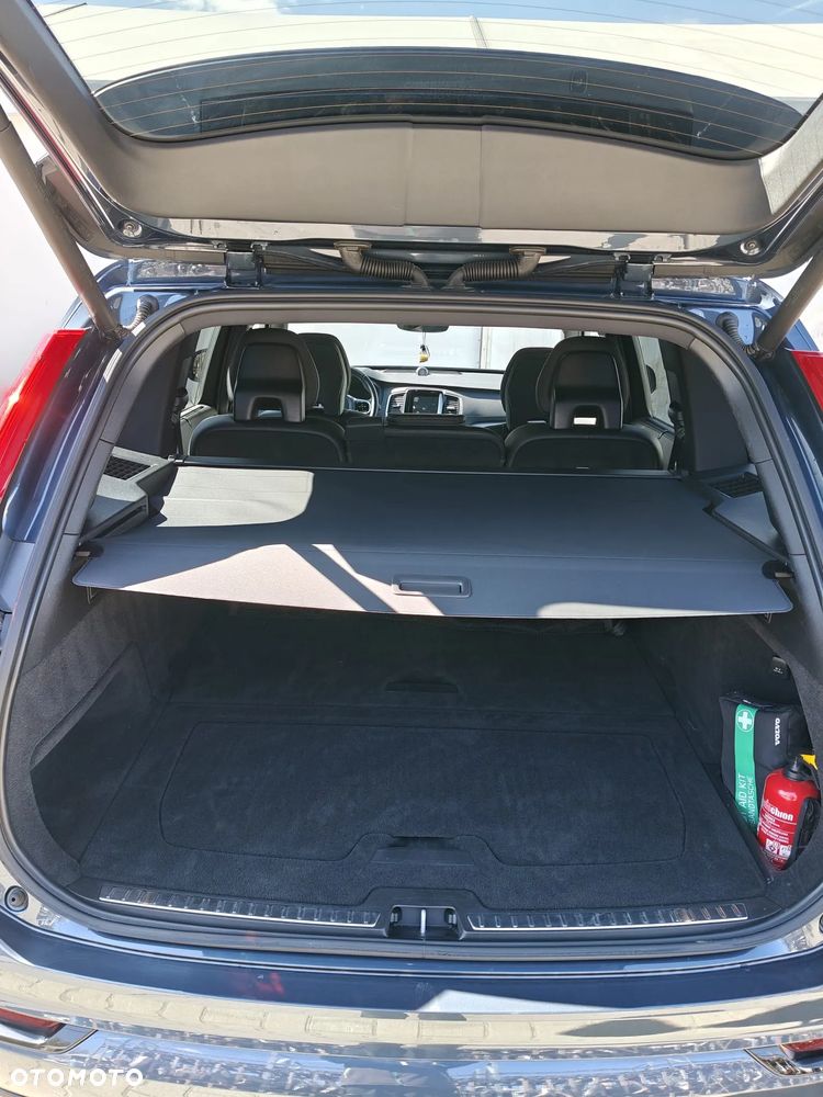 Volvo XC 90 B5 D AWD Plus Dark - 31