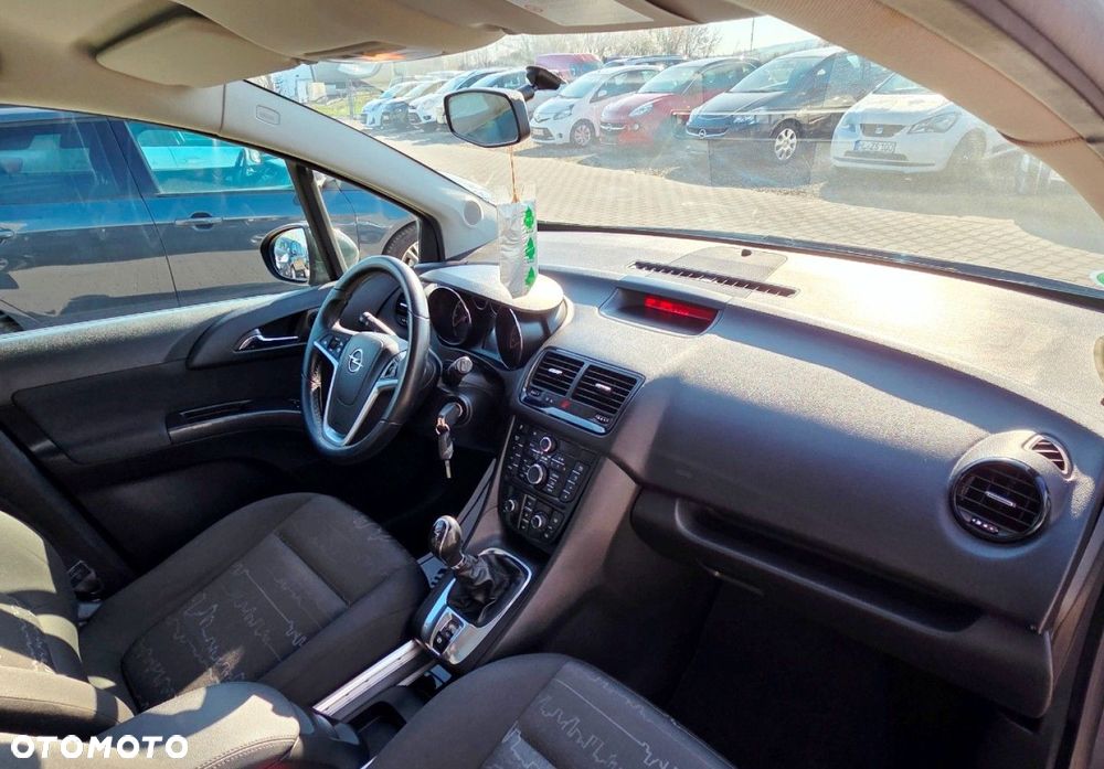 Opel Meriva - 11