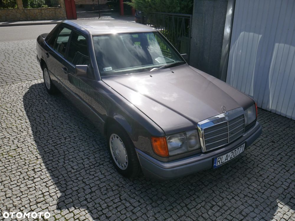 Mercedes-Benz W124 (1984-1993) - 23