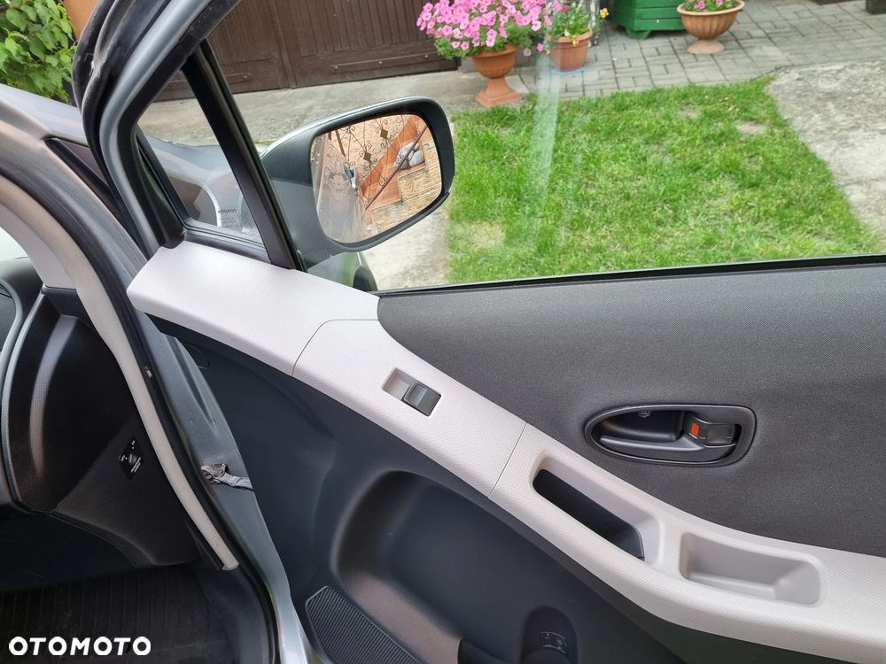 Toyota Yaris 1.3 VVT-i Cool - 13
