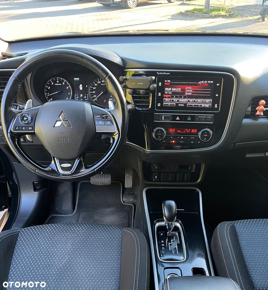 Mitsubishi Outlander 2.0 Instyle Navi 4WD CVT - 4