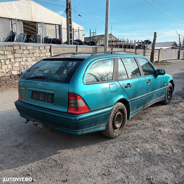 Dezmembrari  Mercedes-Benz C-CLASS (W202)  1993  > 2001 C 220 D Motor - 4