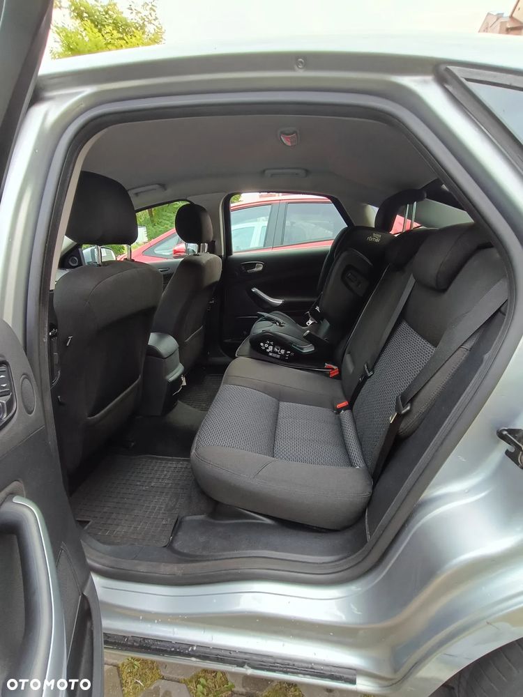 Ford Mondeo 1.8 TDCi Ghia - 10
