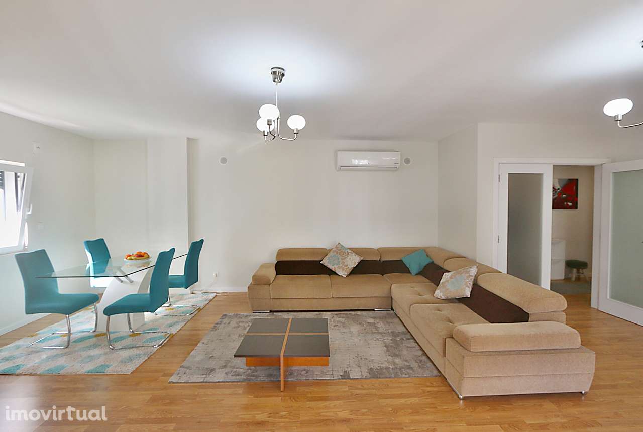 Excelente T3 com 164 m2 box e arrecadação - Grande imagem: 4/27