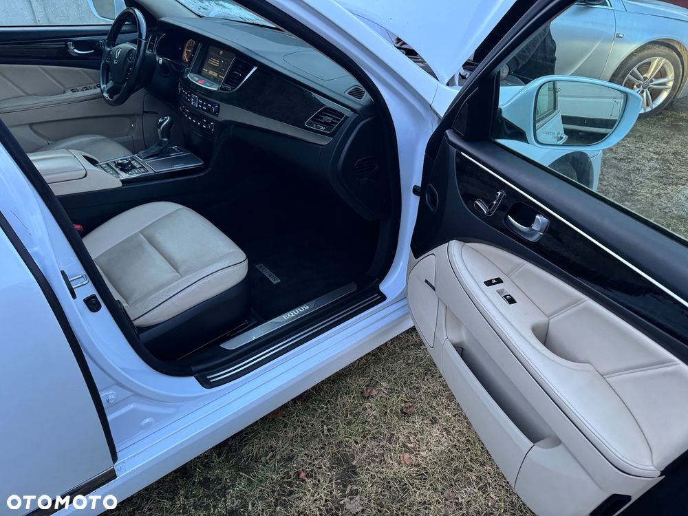 Hyundai Equus - 15