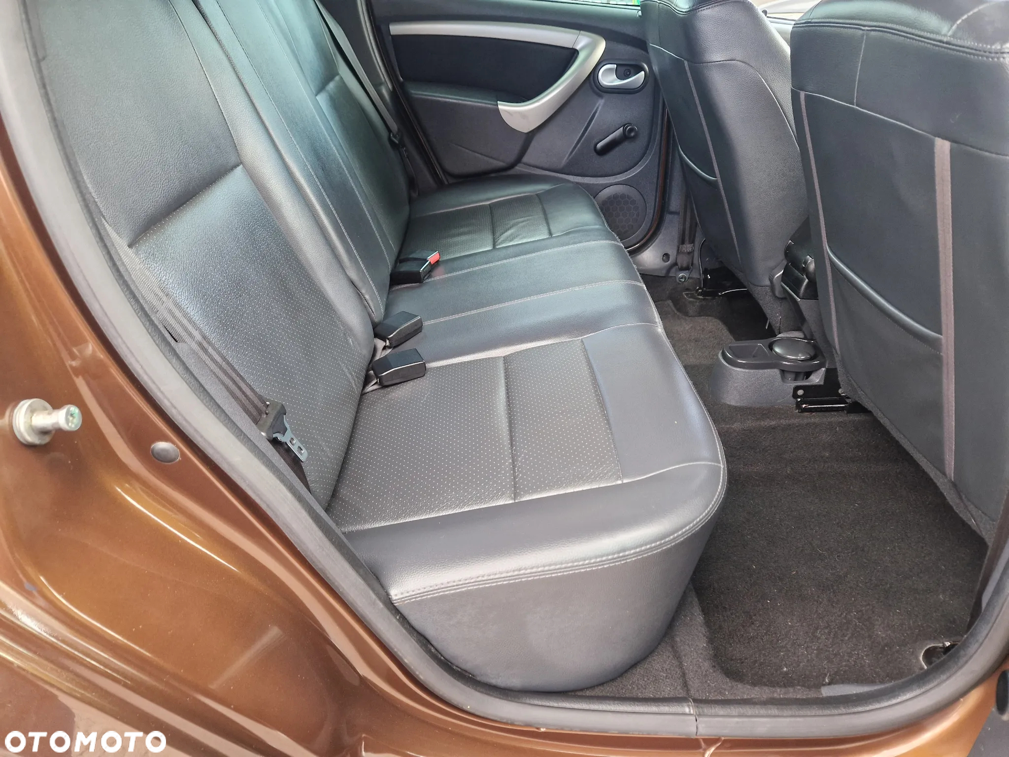 Dacia Duster 1.6 16V 4x2 Prestige - 29