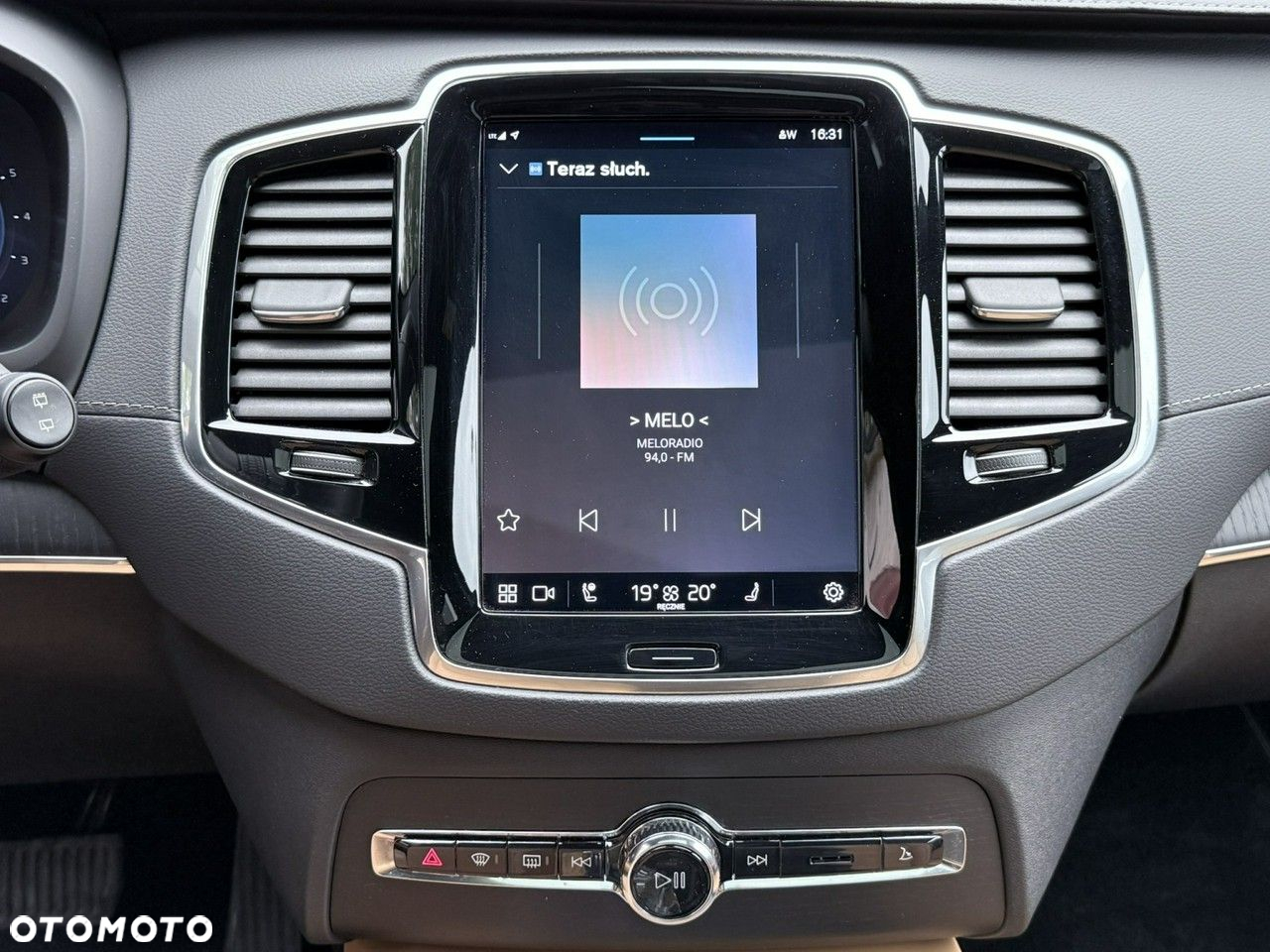 Volvo XC 90 - 34