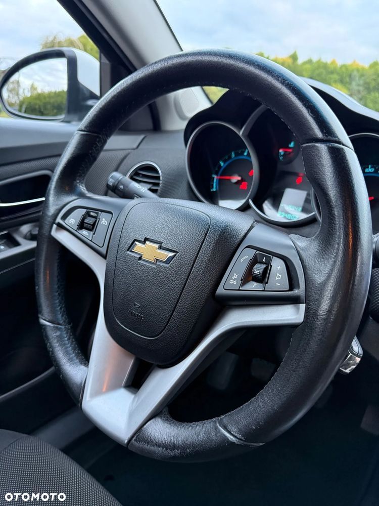 Chevrolet Cruze 1.8 LT - 11