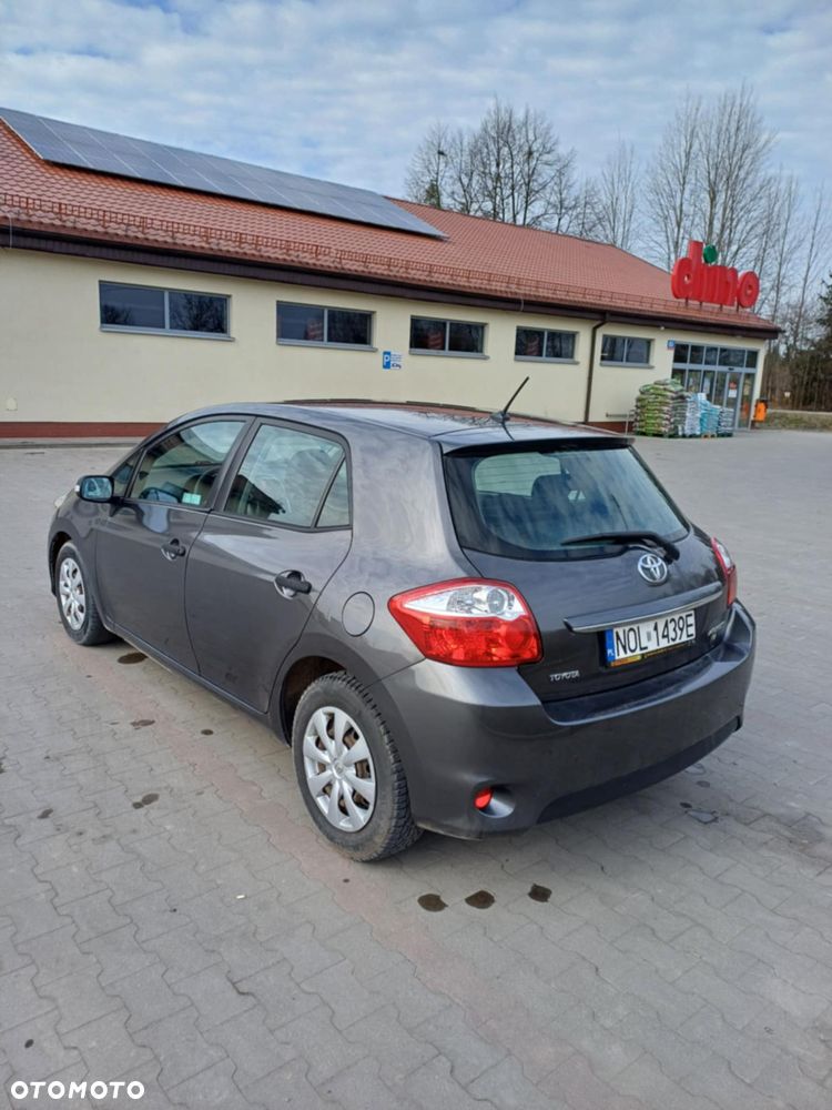 Toyota Auris 2012 photo 5