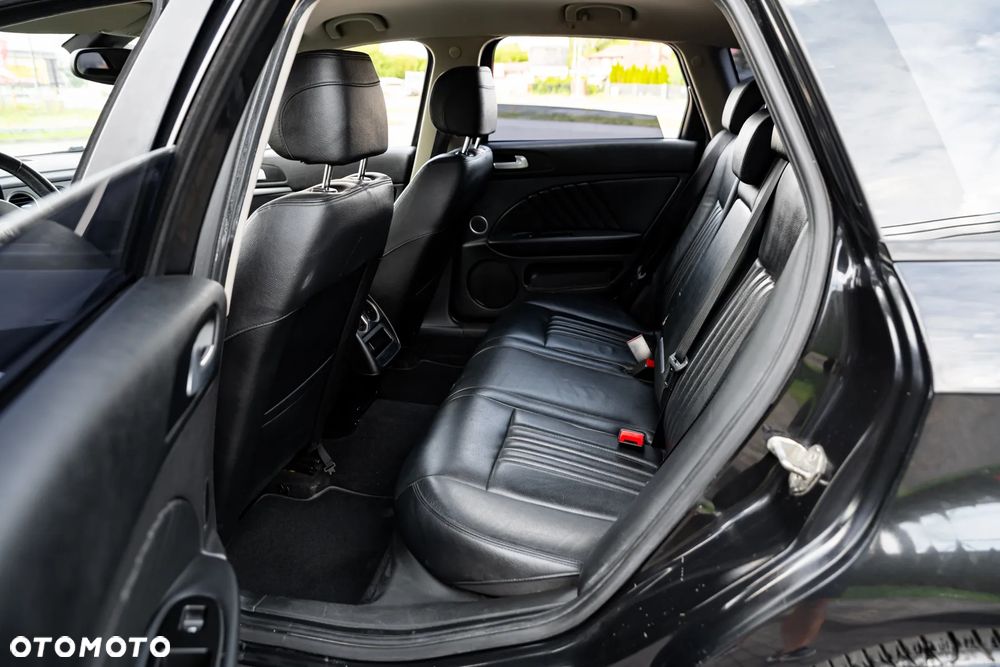 Alfa Romeo 159 2.4 JTDM 20V DPF Q-Tronic Distinctive - 24