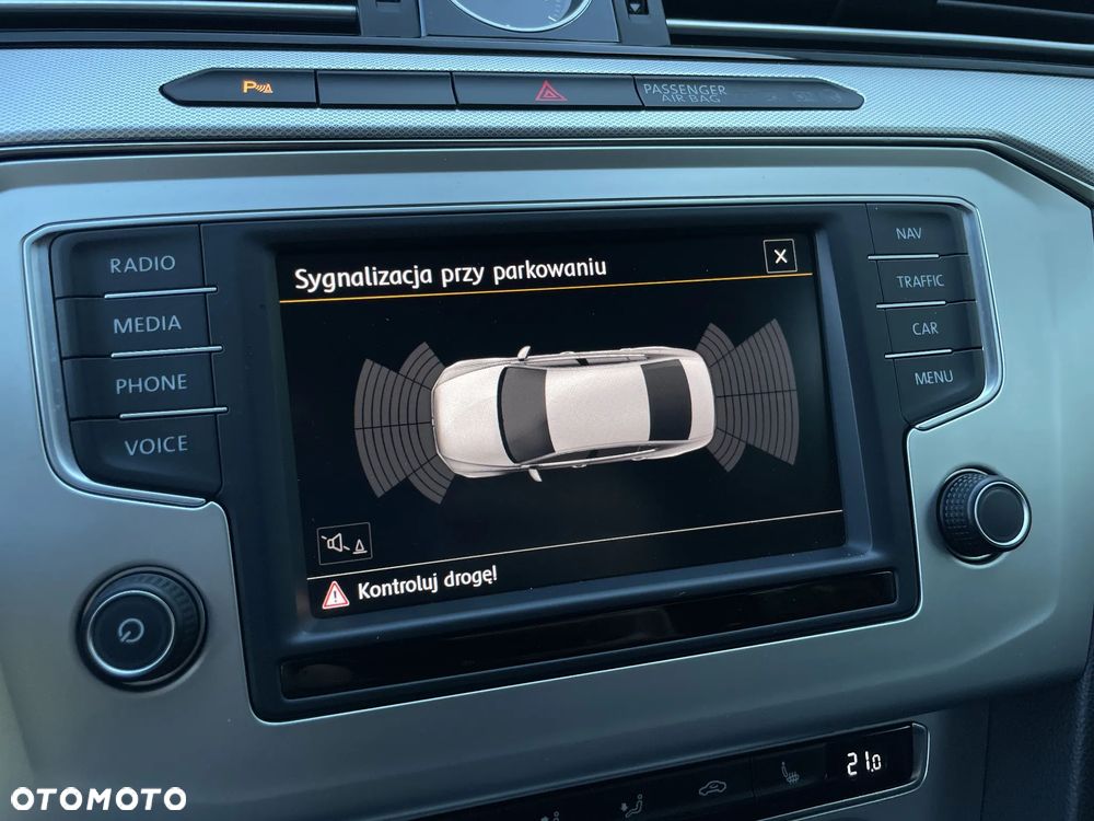 Volkswagen Passat 1.8 TSI (BlueMotion Technology) DSG Comfortline - 27