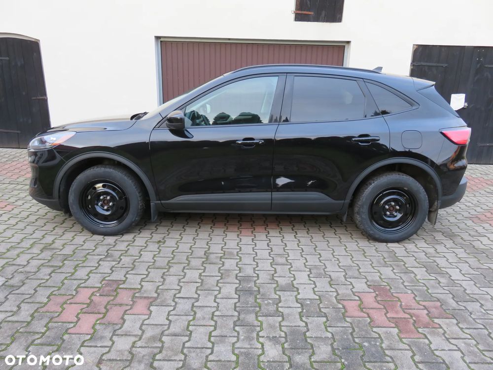 Ford Kuga - 3
