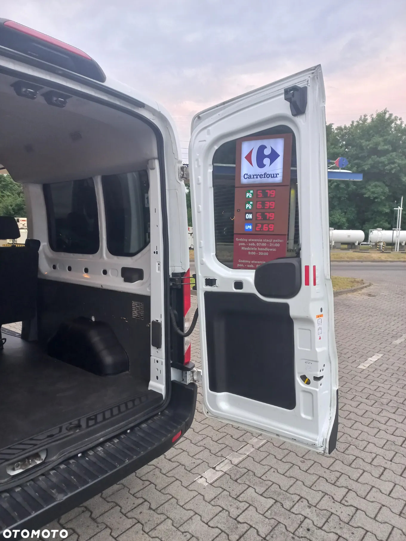 Ford Transit - 11
