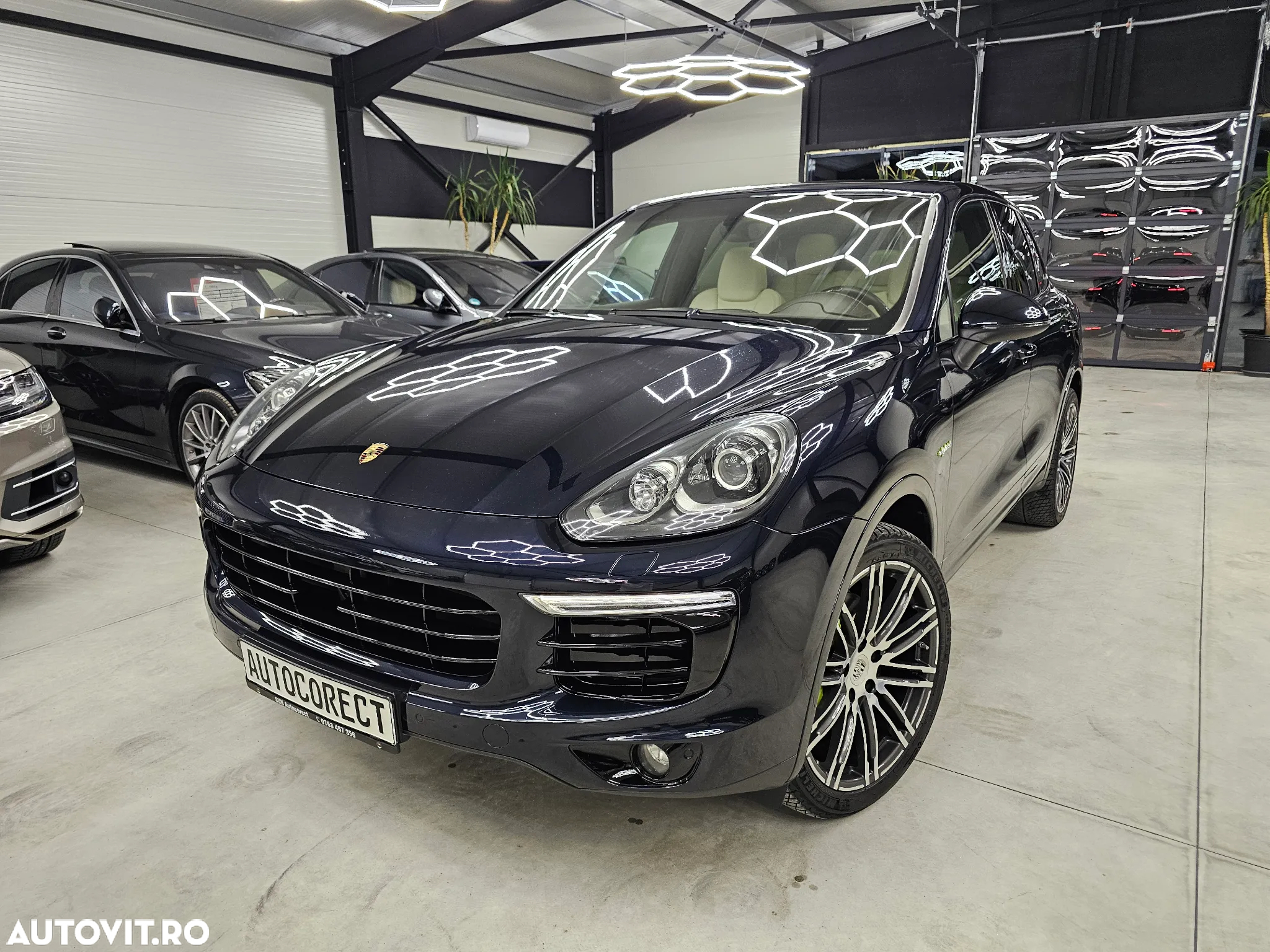 Porsche Cayenne S Hybrid Tiptronic S - 3