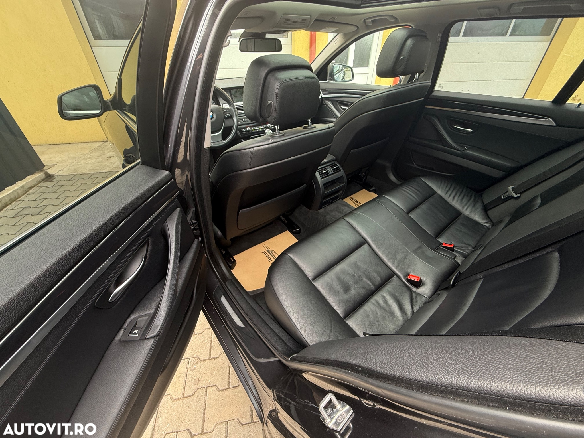 BMW Seria 5 525d Touring Aut. - 7
