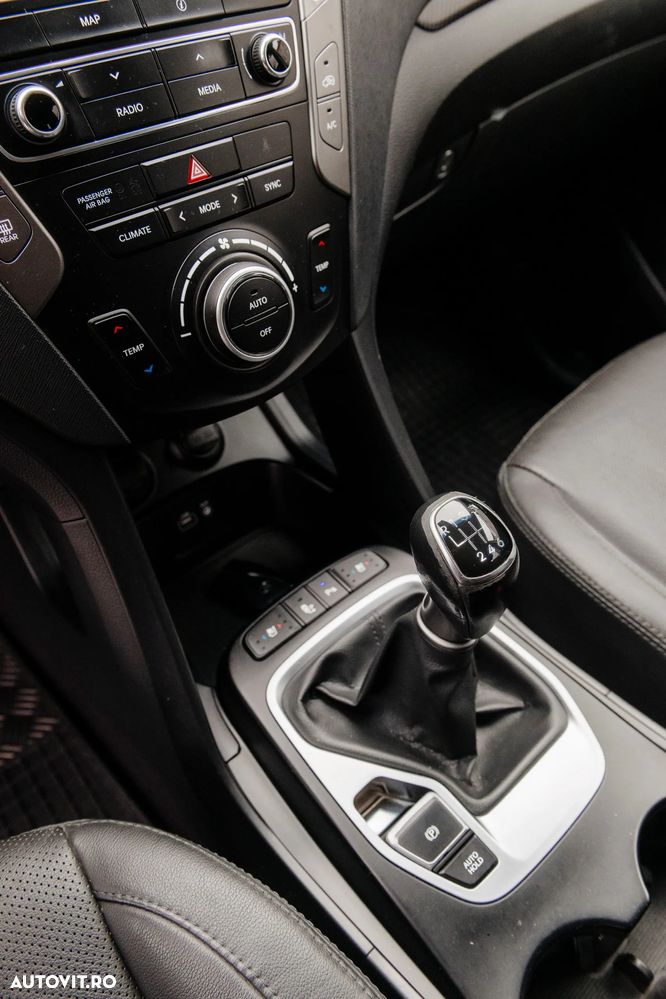 Hyundai Santa Fe - 3