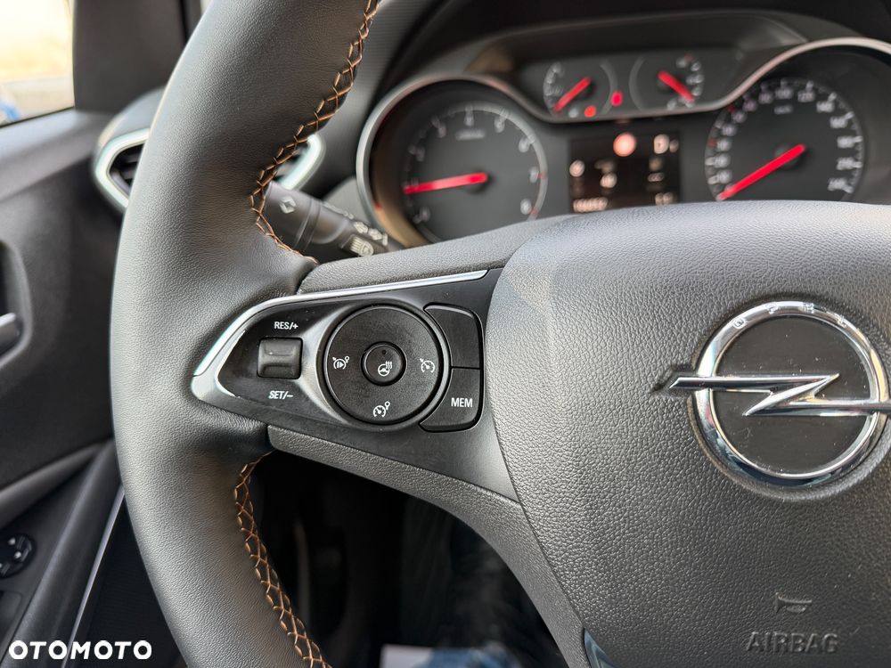 Opel Crossland X 1.2 T Design Line S&S - 9