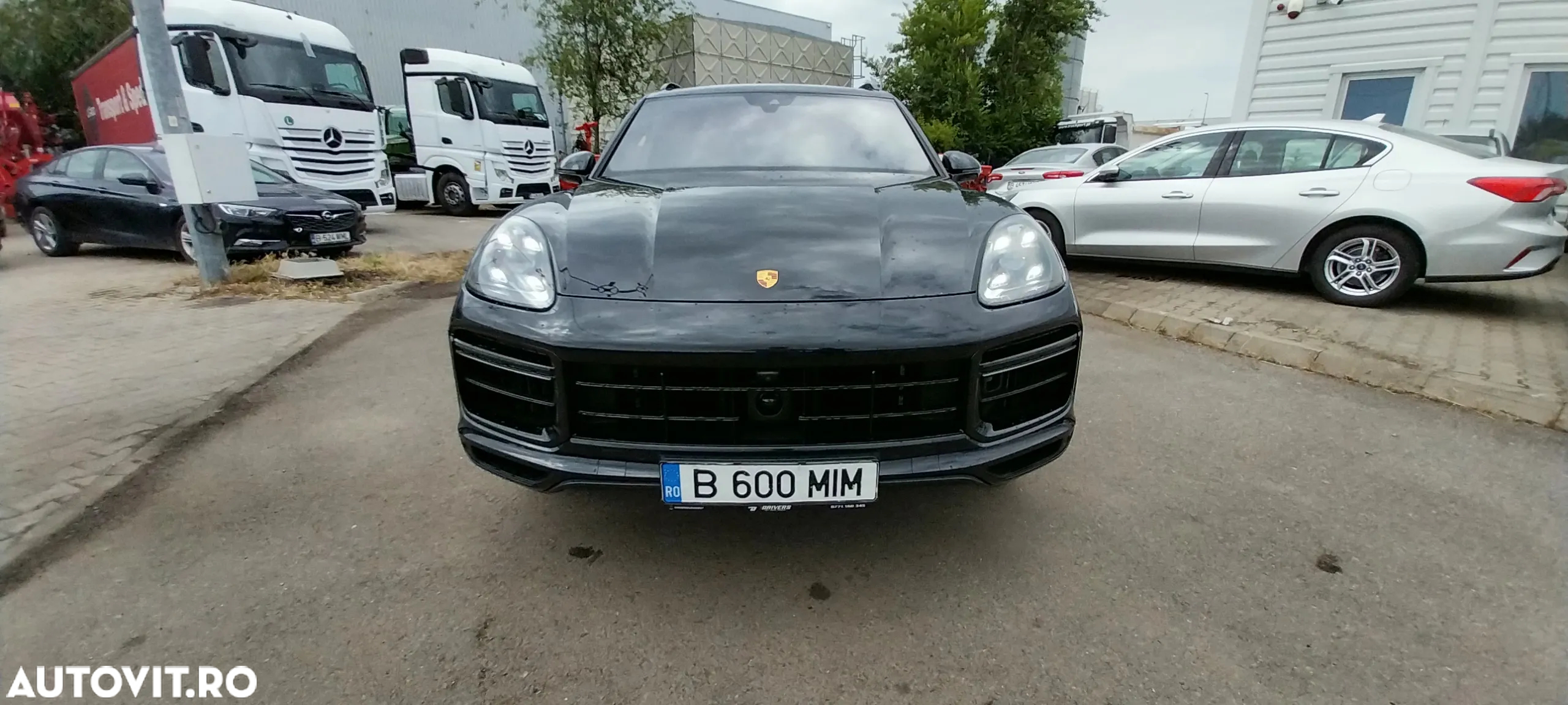 Porsche Cayenne Turbo - 2