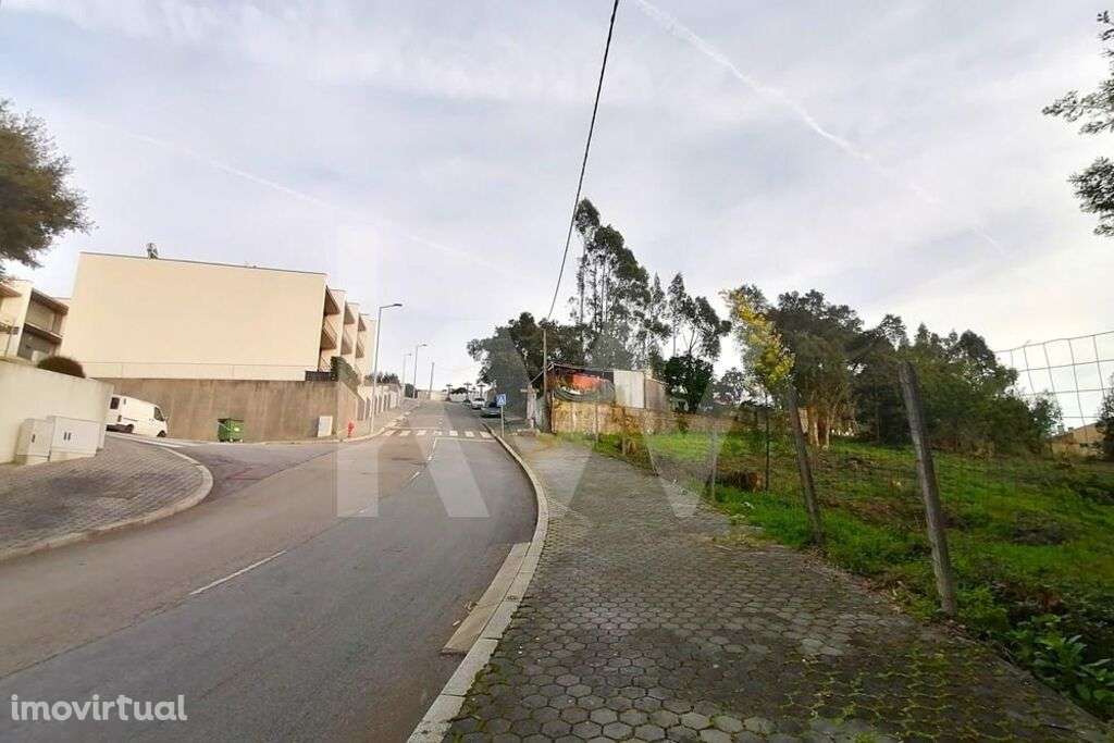 Excelente Terreno com 4 000 m2 em Grijó para construção de moradias - Grande imagem: 4/16