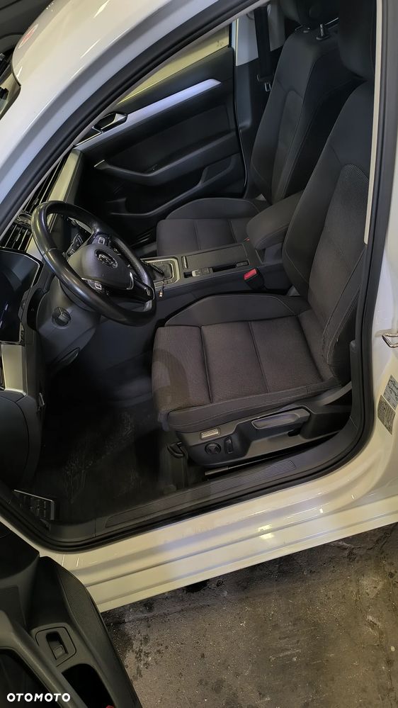 Volkswagen Passat - 14
