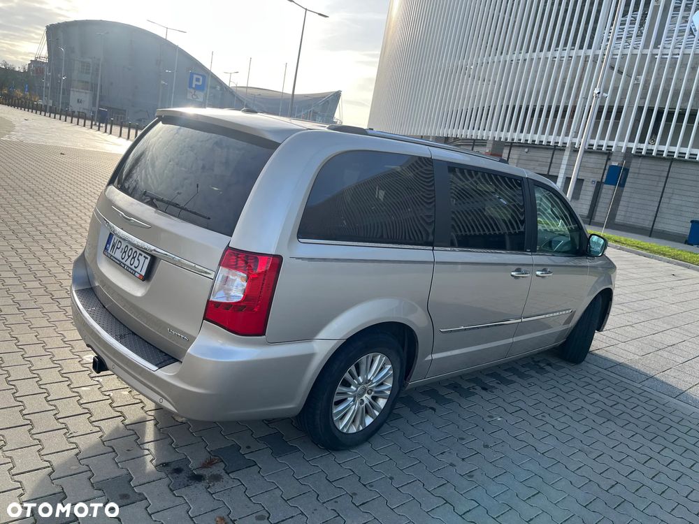 Chrysler Town & Country 3.6 Limited - 4
