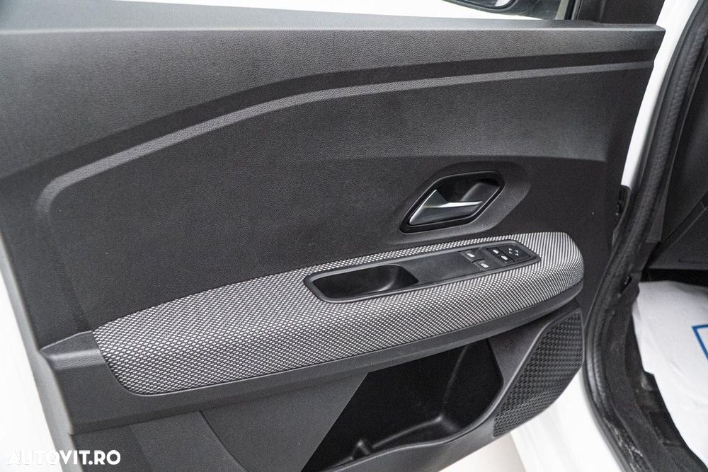 Dacia Logan TCe 90 MT6 Prestige - 29