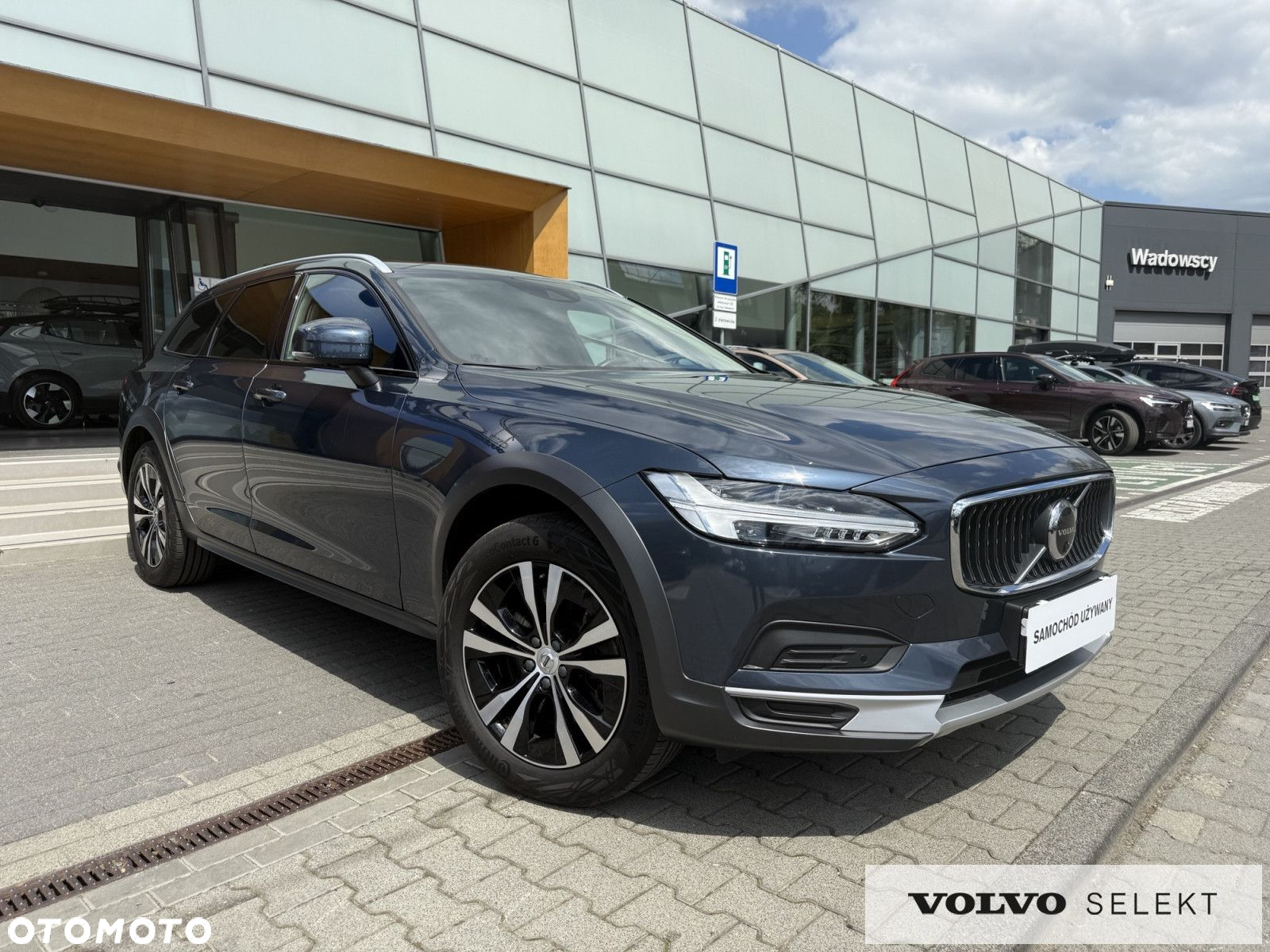 Volvo V90 Cross Country - 3