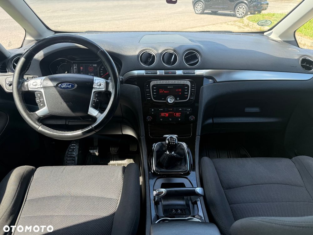 Ford Galaxy - 13
