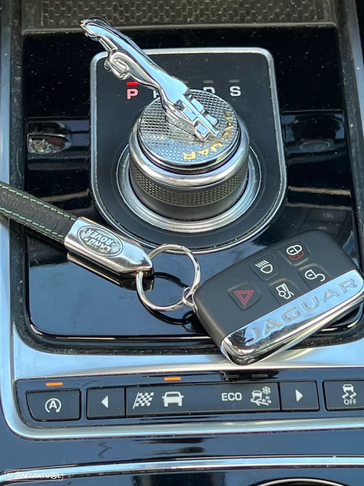 Jaguar XE 2.0 D R-Sport Aut. - 30