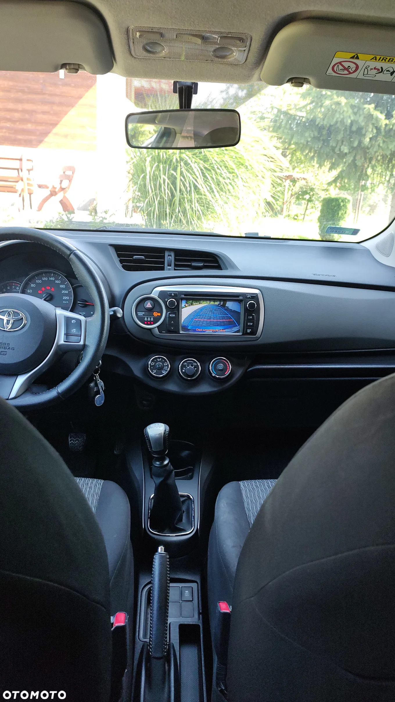 Toyota Yaris - 12
