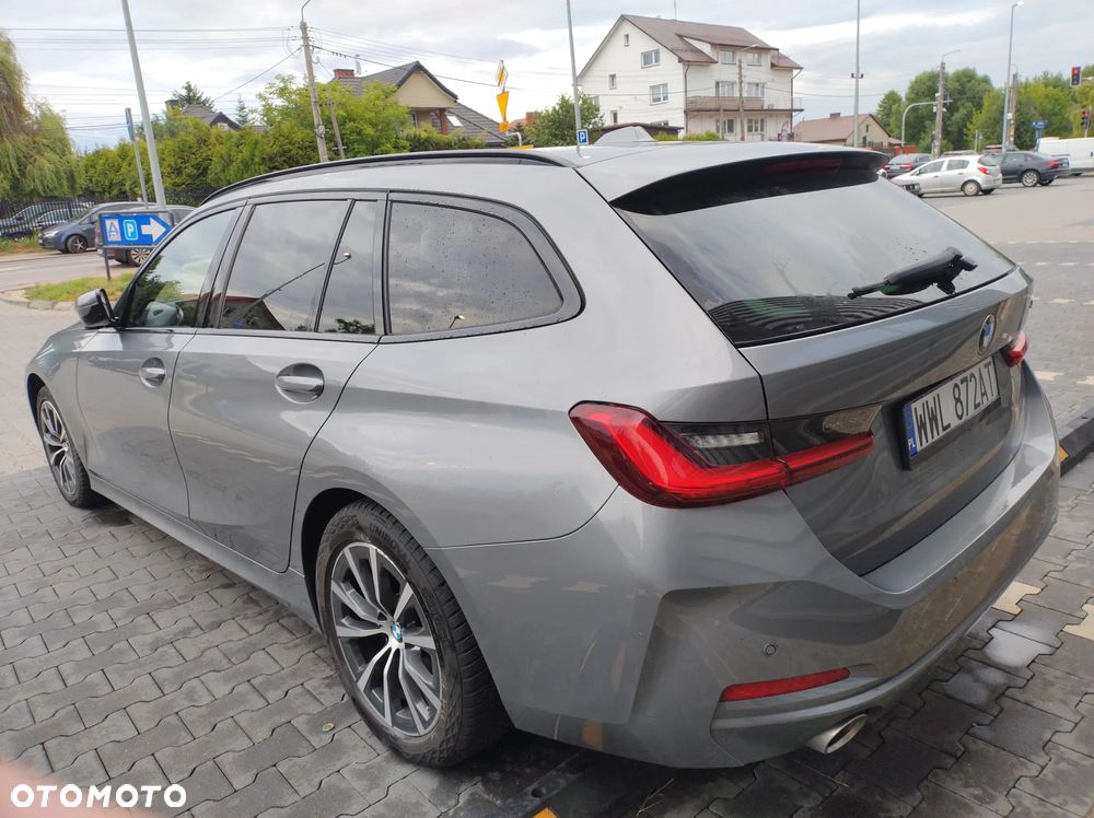 BMW Seria 3 316d mHEV - 8