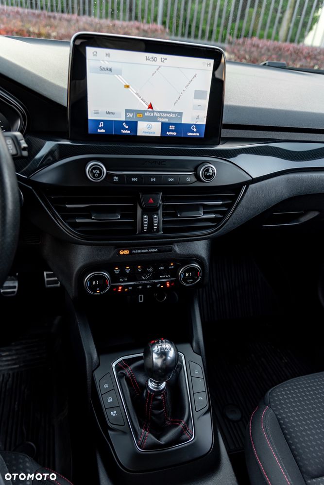 Ford Focus 1.0 EcoBoost Start-Stopp-System ST-LINE X - 38