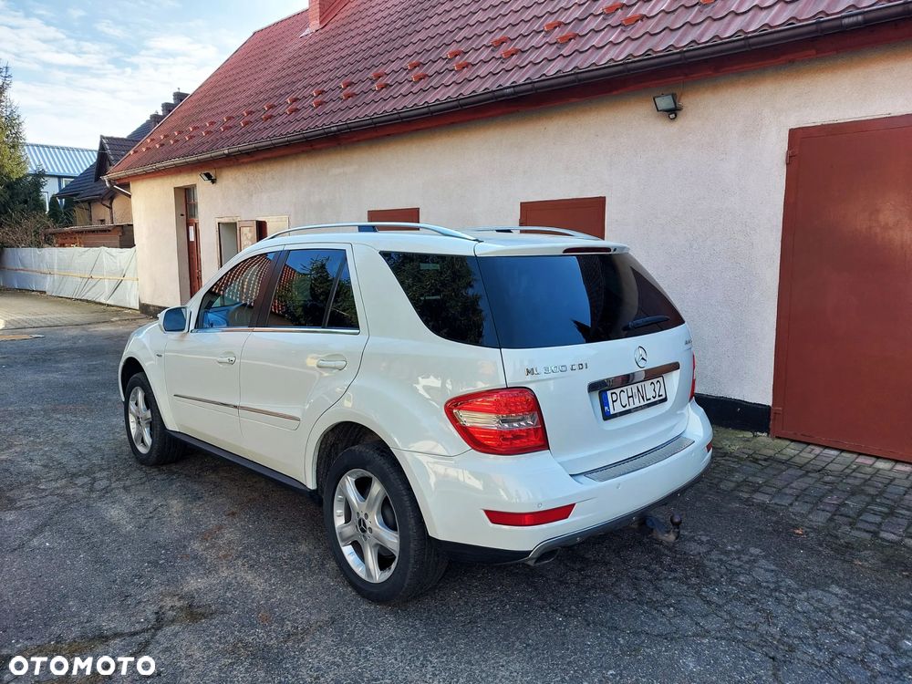 Mercedes-Benz ML 300 CDI 4-Matic - 3