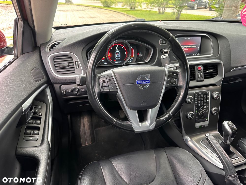 Volvo V40 D4 Inscription - 17