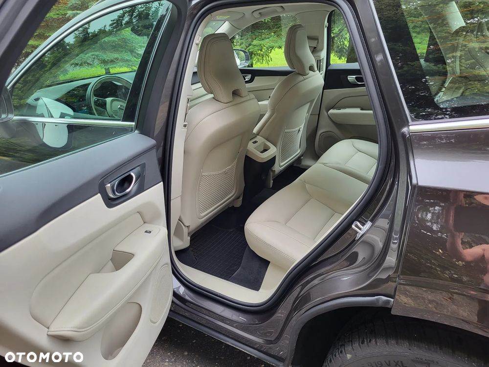 Volvo XC 60 B4 D AWD Plus Bright - 11