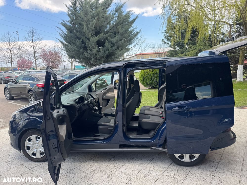 Ford Tourneo Courier 1.5 TDCi S&S Ambiente - 13