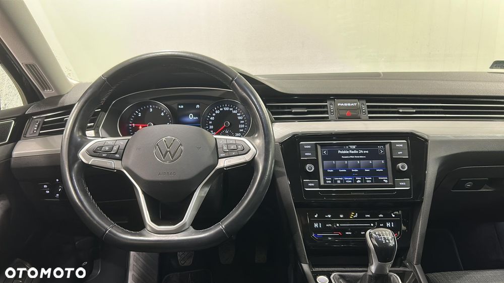 Volkswagen Passat - 10