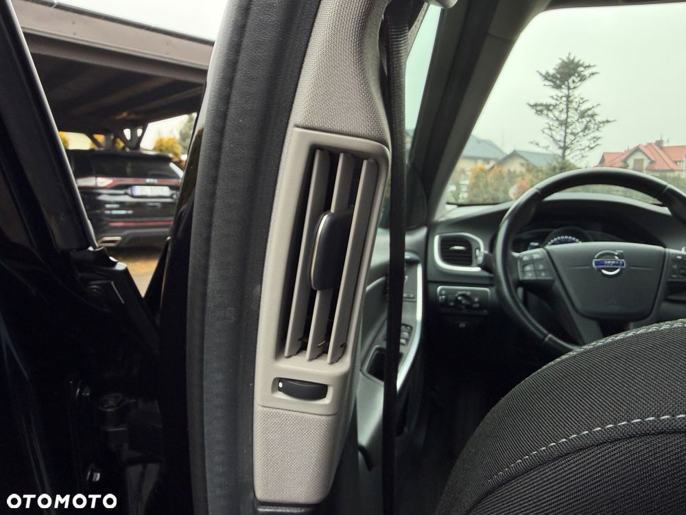 Volvo V60 D3 Summum - 8