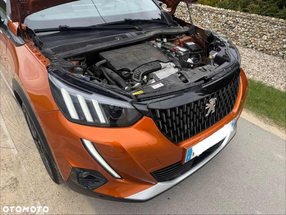 Peugeot 2008 PureTech 130 EAT8 GT Pack - 12