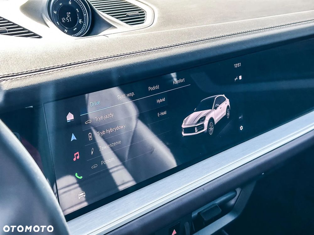 Porsche Cayenne Coupe E-Hybrid PHEV - 17