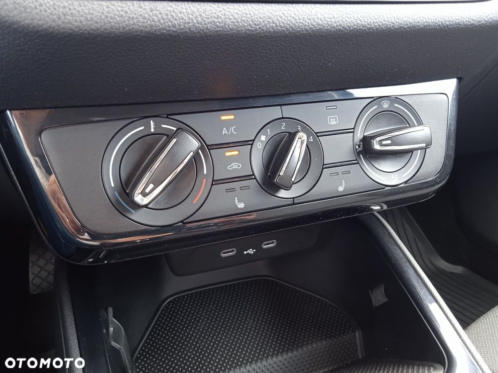 Skoda Fabia 1.0 TSI Selection DSG - 18